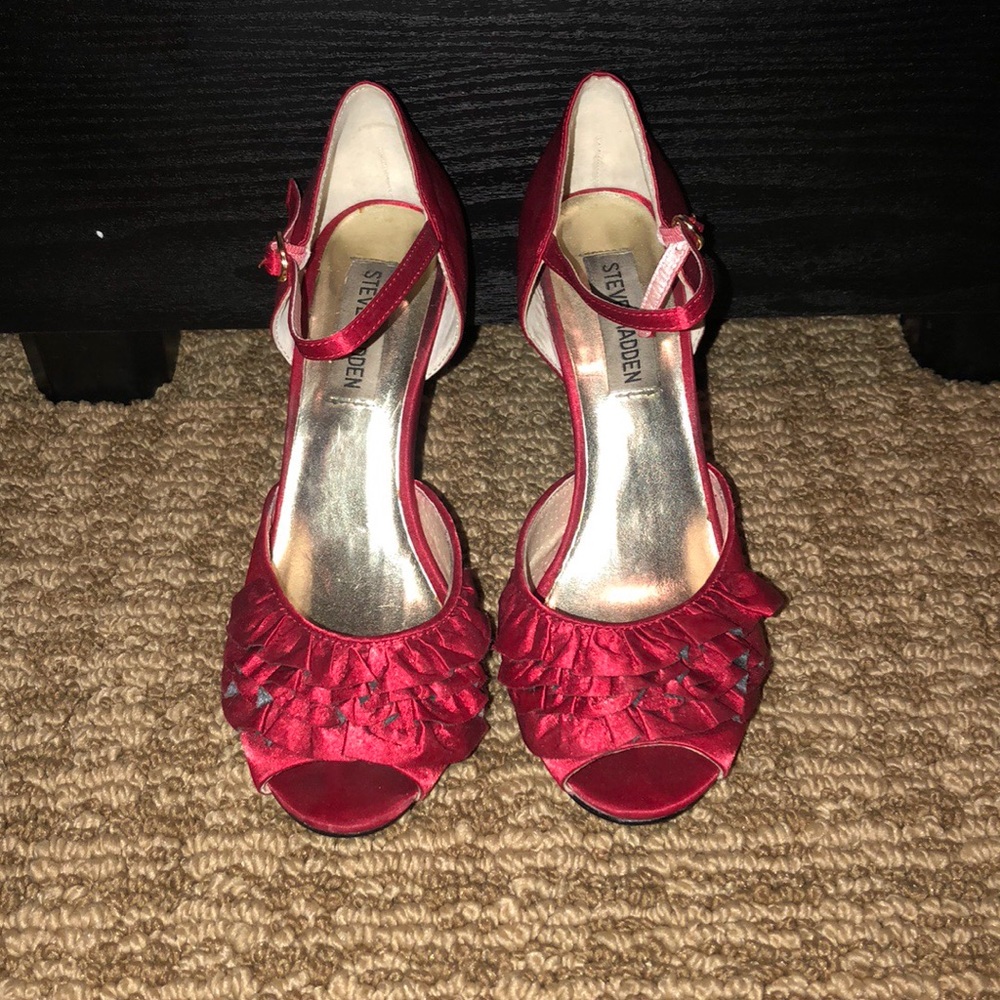 Steve Madden red heels